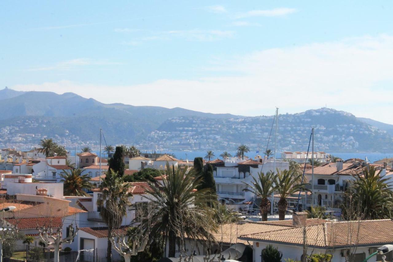 Absolute Apartment Empuriabrava Exterior photo